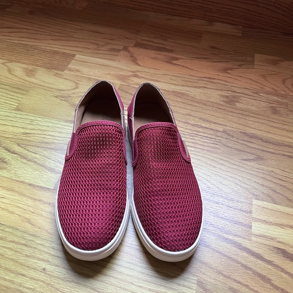 Women’s Olukai Pehuea slip on shoes. Magenta. Size 8. Brand new without box. - Picture 4 of 5